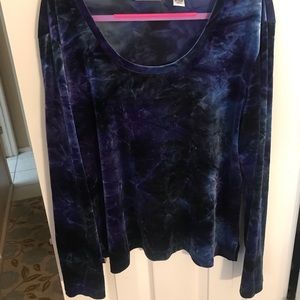 Chico’s Design blue velvet long sleeve top tie dye